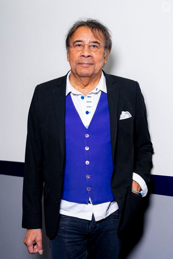 Laurent Voulzy en backstage de l'enregistrement de l'émission "Famille je vous aime" présentée par M.Drucker et qui sera diffusée le 29 décembre sur France 3, au studio Rive gauche, à Paris, France, le 2 décembre 2025. © Gaffiot-Perusseau/Bestimage