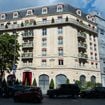 Avec son terrain de pickleball, son spa et ses chambres à 1400 la nuit minimum, Le Fouquet's Paris obtient une distinction de taille !