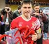 Et il est très engagé dans le football dans la principauté

Louis Ducruet et le trophée de la rencontre durant la sixième édition de la Fight Aids Cup, un match de football caritatif au stade Louis II à Monaco, le 25 janvier 2026, qui oppose l'équipe du Cirque FC de la princesse Stéphanie et les Barbagiuans du prince Albert. Ce match de charité a pour but de soutenir Fight Aids Monaco, association qui lutte contre le virus du VIH, soutenue par l'AS Monaco, et dont la princesse Stéphanie en est la présidente. Dans l'équipe du prince, il y a notamment Charles Leclerc, Youri Djorkaeff, en capitaine Louis Ducruet et Ludovic Giuly en coach heureux car son équipe a remporté la rencontre aux pénalties et malgré la présence de Christian Karembeu ou d'Andriy Chevtchenko venus en renfort dans l'équipe du cirque. C'est la princesse Stéphanie qui a donné le coup d'envoi au côté de Paul Pogba.© Bruno Bebert / Bestimage