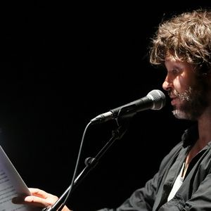 Exclusif - Bertrand Cantat (ex-membre du groupe "Noir Désir" et actuel membre du groupe "Détroit") fait une pause dans sa carrière musicale et se lance dans une tournée de lecture de textes poétiques avec deux musiciens autour de lui. Son nouveau spectacle de lecture (Condor Live) est tiré du livre "Condor" de Caryl Ferey. C'est une oeuvre allégorique et hallucinée, d'un couple fuyant la mort dans le Chili d'après Pinochet. Cenon, le 22 septembre 2016.
© Patrick Bernard/ Bestimage