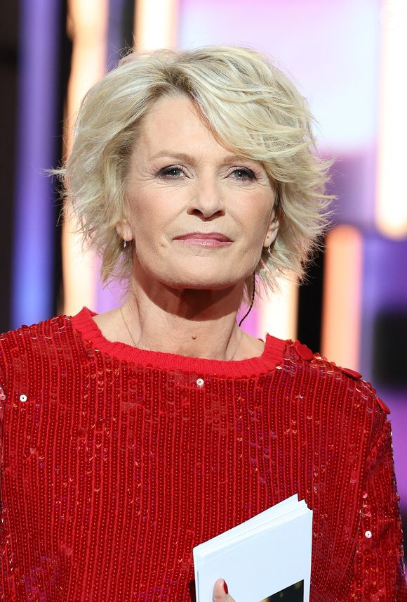Sophie Davant - Les personnalités se mobilisent lors de la 37ème édition du Téléthon sur le plateau de France 2, avec pour parrain Vianney. Cette année, 80,6 millions de dons ont été promis. Le 9 décembre 2023. 
© Coadic Guirec / Bestimage