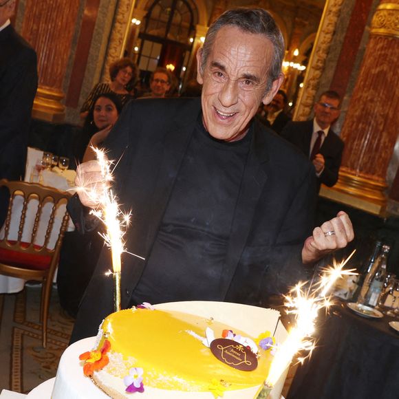 Exclusif - Thierry Ardisson fête ses 74 ans lors du " Grand prix des Agences de l'année - Dîner des Rois Mages " organisé à l'hôtel InterContinental Opéra le 06 janvier 2023 à Paris, France. Photo by Jerome Dominé/ABACAPRESS.COM