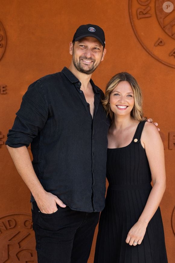 Eric Antoine et sa femme Gennifer Demey au village lors des Internationaux de France de Tennis de Roland Garros 2026. Paris, le 1er juin 2026. © Jacovides / Moreau / Bestimage