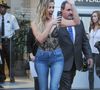 Être grande, c'est génial... sauf quand il faut s'acheter un jean ! 

Khloe Kardashian fait la promotion de sa nouvelle collection de jean à The Grove à Los Angeles