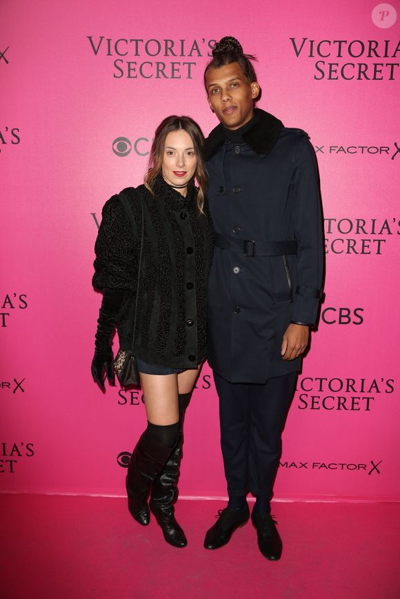 Stromae et sa femme arrivant au Victoria's Secret Fashion Show au Grand Palais le 30 novembre 2016 à Paris, France. Photo Marechal/Domine/Zabulon/Abaca