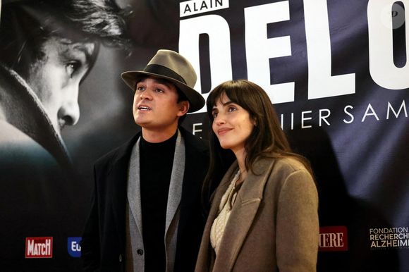 Exclusif - Alain-Fabien Delon et sa compagne Laura Bensadoun au photocall de la soirée Ciné-concert symphonique "Alain Delon, le dernier Samouraï" au Palais des congrès à Paris le 8 novembre 2024 le jour de son anniversaire.

© Jacovides / Moreau / Bestimage
