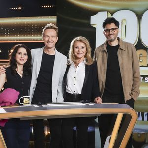 Exclusif - Nadia Roz, Cyril Féraud, Sheila, Tony Saint Laurent lors de l'enregistrement de l'émission "100% logique" présentée par C. Feraud et qui sera diffusée le 18 octobre 2025 au Studio du Lendit à Saint-Denis, France, le 11 mars 2024. © Jack Tribeca/Bestimage