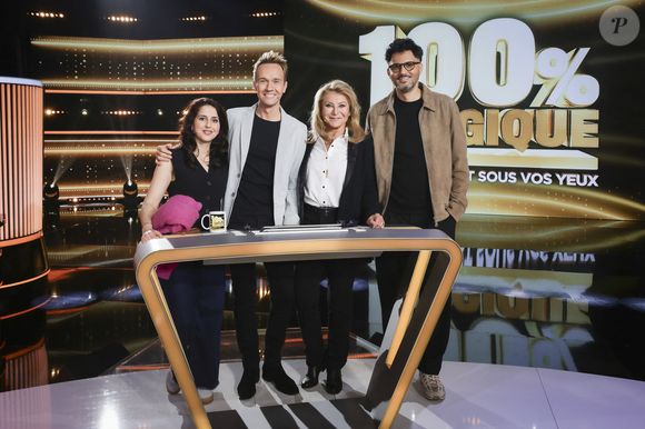 Exclusif - Nadia Roz, Cyril Féraud, Sheila, Tony Saint Laurent lors de l'enregistrement de l'émission "100% logique" présentée par C. Feraud et qui sera diffusée le 18 octobre 2025 au Studio du Lendit à Saint-Denis, France, le 11 mars 2024. © Jack Tribeca/Bestimage