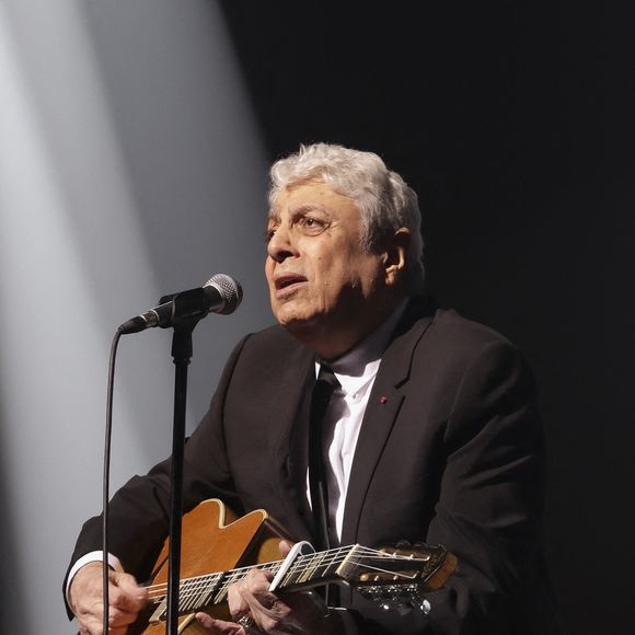 Concert d’Enrico Macias pour sa tournée La Fête Continue ! dans la salle de spectacle Le Dôme de Paris - Palais des Sports à Paris, France, le 15 mars 2025. © Jack Tribeca/Bestimage
