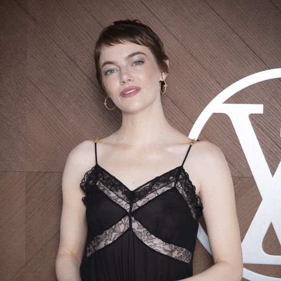 Comme Emma Stone

Emma Stone - Photo Call pour Le Défilé « Vuitton »Collection Prêt-à-Porter Automne/Hiver 2025-2026" lors de la Fashion Week de Paris (PFW), le 10 mars 2025. © Olivier Borde /Bestimage