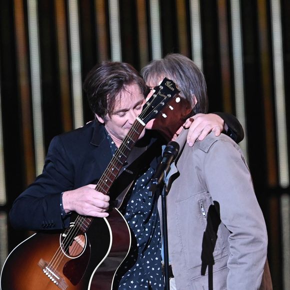 Dans un nouvel épisode du podcast "Coloscopie" pilotée par Laurent Baffie, Thomas Dutronc s'est volontiers livré sur son célèbre paternel qui semble avoir adopté une nouvelle hygiène de vie !

Thomas Dutronc et Jacques Dutronc (Victoire d'honneur) lors de la 37ème cérémonie des Victoires de la musique à la Seine musicale de Boulogne-Billancourt, le 11 février 2022.
© Guirec Coadic/Bestimage