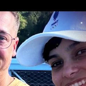 Selon "Paris Match", il aurait présenté sa démission de son poste d’adjoint, après un conflit avec un conseiller municipal qui se serait "mal comporté", comme il l’a révélé à "La Voix du Nord".

Eve Gilles (Miss France 2024) en couple avec Simon depuis un an et demi, on découvre son visage dans l'émission "Danse avec les stars 2025" du 21 mars, sur TF1