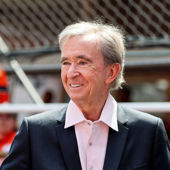 Arnaud Donckele a raconté dans le podcast de Pauline Laigneau sa rencontre avec Bernard Arnault à La Vague d’Or, à Saint-Tropez, durant l’été 2015. 

Bernard Arnault lors du Grand Prix de Formule 1 (F1) de Monaco. Claudia Albuquerque/Bestimage