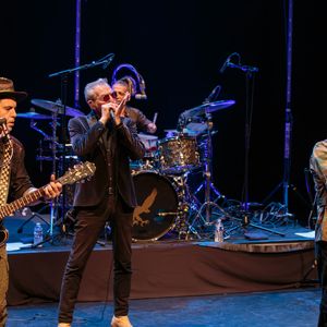 Gérard Lanvin et son fils Manu Lanvin en concert lors de sa tournée "On The Road Again" à la Maison Folie de Beaulieu de Lomme le 16 novembre 2023.

© Stéphane Vansteenkiste/Bestimage