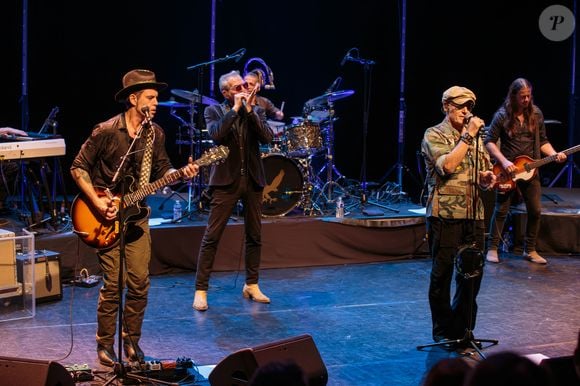 Gérard Lanvin et son fils Manu Lanvin en concert lors de sa tournée "On The Road Again" à la Maison Folie de Beaulieu de Lomme le 16 novembre 2023.

© Stéphane Vansteenkiste/Bestimage