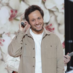 Vianney - Les célébrités se mobilisent pour la 38ème édition du Téléthon dans les studios de France 2 à Paris, le 29 novembre 2024. © Coadic Guirec / Bestimage