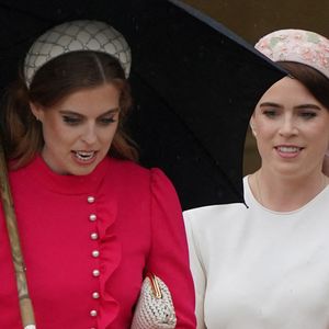 La princesse Beatrice (à gauche) et la princesse Eugénie arrivent à la Sovereign's Garden Party au palais de Buckingham, Londres, Angleterre, Royaume-Uni, le 21 mai 2024. © Yui Mok/PA Wire/ABACAPRESS.COM