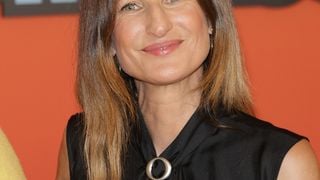 Entre Saint-Tropez et le Lavandou, Camille Cottin a hérité d'une bâtisse typique de la région dans une petite ville de 8000 habitants