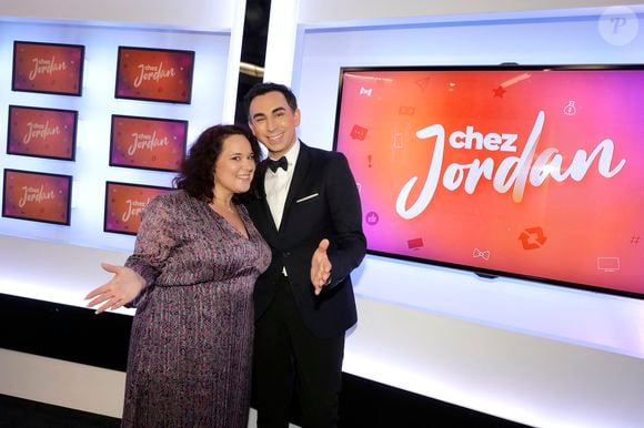 Exclusif - Jordan de Luxe pose avec ses invités de l'émission "Chez Jordan" diffusée sur C8 le 9 mai 2023. Magali Vaé.
© Cédric Perrin / Bestimage