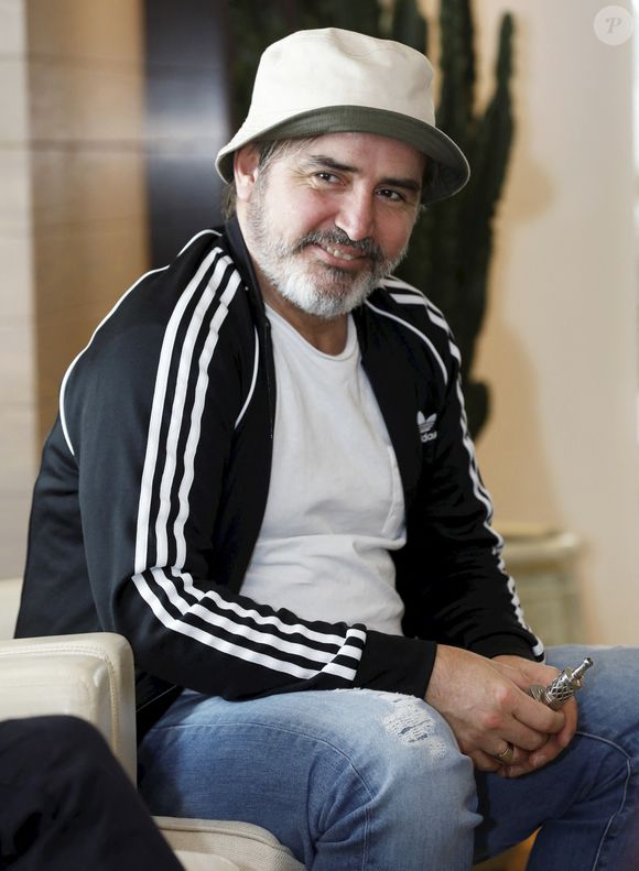 En effet, Arnaud Henriet avoue être passé par des moments bien difficiles ces temps-ci.

Arnaud Henriet - lors de la rencontre des lecteurs de Nice-Matin avec les acteurs de la serie "Demain nous appartient" en marge de la 5ème saison du festival International des Séries "Canneseries" à Cannes, France, le 3 avril 2022. © Dylan Meiffret/Nice Matin/Bestimage