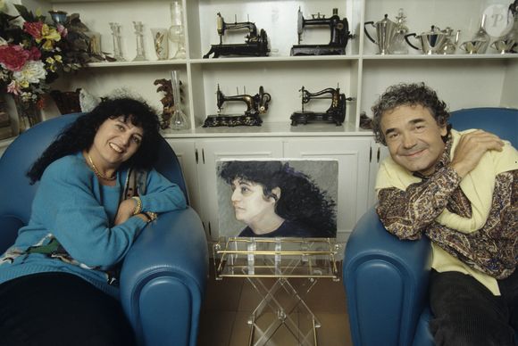 Pour lui, ce jardin n’est pas qu’un moyen de se nourrir, mais une "résistance au monde moderne" et une source de fierté.

En France, à Nangis, Pierre Perret et sa femme Rebecca chez eux en avril 1992.

Michel MARIZY via Bestimage