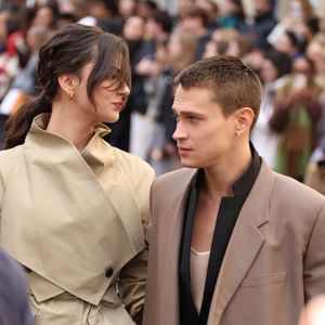 Deva Cassel et son compagnon Saul Nanni - Arrivées au défilé Dior Haute Couture Printemps/Été 2024 dans le cadre de la Fashion Week de Paris (PFW), au musée Rodin à Paris, France, le 22 janvier 2024. © Denis Guignebourg/Bestimage