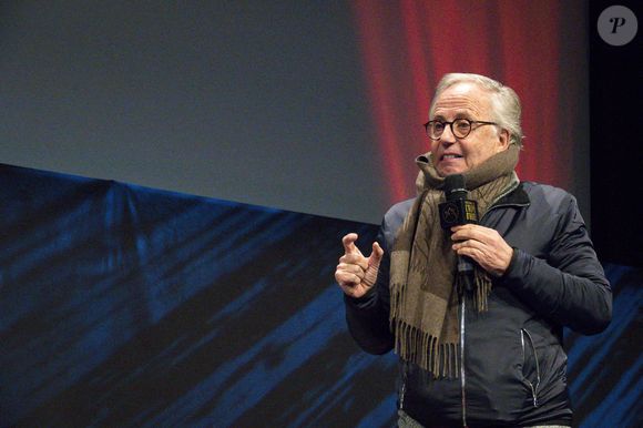 Fabrice Luchini sur la scène du 26ème festival international du film de comédie de l'Alpe d'Huez le 19 janvier 2023. © Sandrine Thesillat / Panoramic / Bestimage