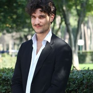 Louis Garrel - L'équipe du film « Un château en Italie » de Valeria Bruni Tedeschi à Rome, le 22 octobre 2013.