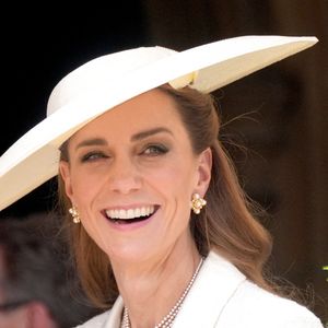 Kate Middleton a ravi les photographes pour la cérémonie de l'Ordre de la Jarretière.

Catherine, Princesse de Galles assiste à la cérémonie de l'Ordre de la Jarretière à la chapelle Saint-Georges du château de Windsor à Windsor, Angleterre.

MirrorPix/Pool/Bestimage