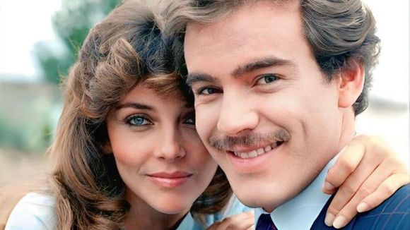 À la rue, ce célèbre acteur des années 90 ne veut pas laisser ses animaux et vit sur un banc "avec un chien et quatre chats"