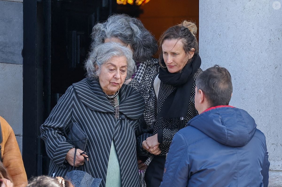 Photo Camille Cottin Aux Obs ques De Sa Belle m re Juliette Cottin En photo-camille-cottin-aux-obs-ques-de-sa-belle-m-re-juliette-cottin-en