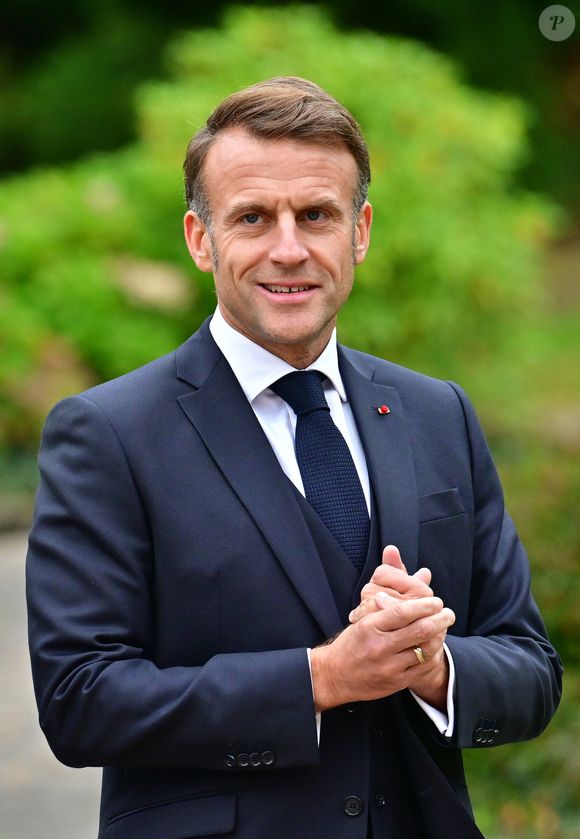 Le président français Emmanuel Macron au château de Senningen au Luxembourg, le 3 octobre 2025. 

© Christian Liewig/Bestimage