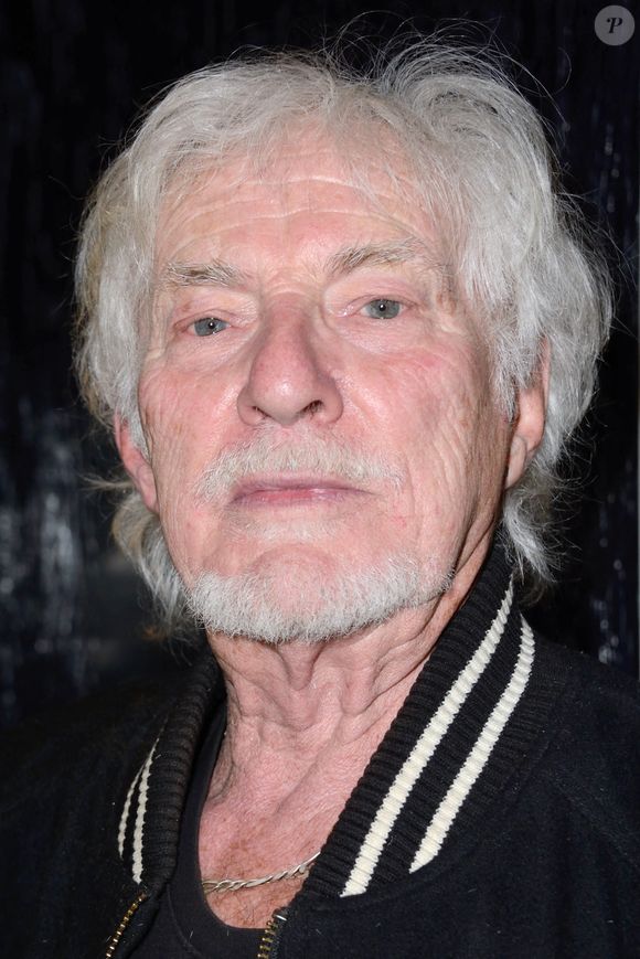 Hugues Aufray assiste à la cérémonie de remise des Insignes de Chevalier des Arts et des Lettres a Vline Buggy a la Sacem a Paris, France le 09 Avril 2018. Photo by Aurore Marechal/ABACAPRESS.COM