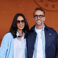Un couple assorti ! Philippe Caverivière et son épouse Sarah s'offrent une sortie remarquée à  Roland-Garros