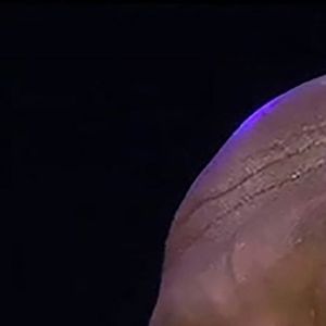 Michael Jordan, ému aux larmes, rend hommage à Kobe Bryant au Staples Center de Los Angeles, le 24 février 2020. La star de basket est décédée dans un accident d'hélicoptère, le 26 janvier 2020 à Calabasas, aux côtés de sa fille de 13 ans, Gianna, et de sept autres personnes.