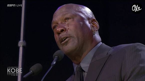 Michael Jordan, ému aux larmes, rend hommage à Kobe Bryant au Staples Center de Los Angeles, le 24 février 2020. La star de basket est décédée dans un accident d'hélicoptère, le 26 janvier 2020 à Calabasas, aux côtés de sa fille de 13 ans, Gianna, et de sept autres personnes.
