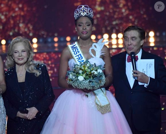 En effet, Angélique Angarni-Filopon n'est arrivée que seconde dans le classement des Miss préférées du public

Miss France 2025, sur TF1           Crédits : Pierre Billard/sipa press via Bestimage