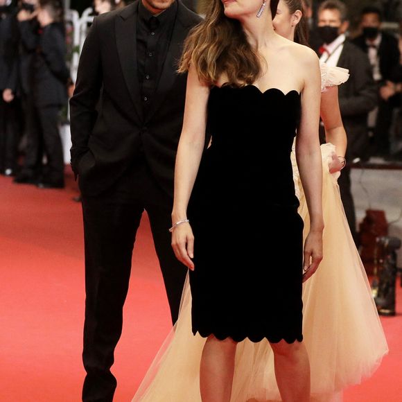 L'actrice y a de fortes attaches puisque son ex Stefano Accorsi en est originaire.

Laetitia Casta et son mari Louis Garrel - Montée des marches du film « Bac Nord » lors du 74ème Festival International du Film de Cannes. Le 12 juillet 2021
© Borde-Jacovides-Moreau / Bestimage