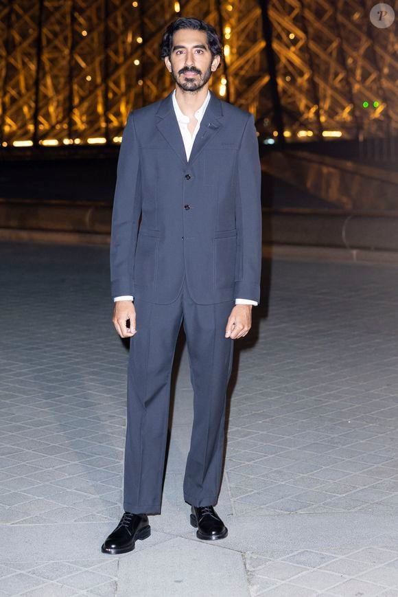 Dev Patel - Photo Call du « Le Grand Diner du Louvre « lors de la Fashion Week  à Paris le 5 mars 2025. © Olivier Borde /Bestimage