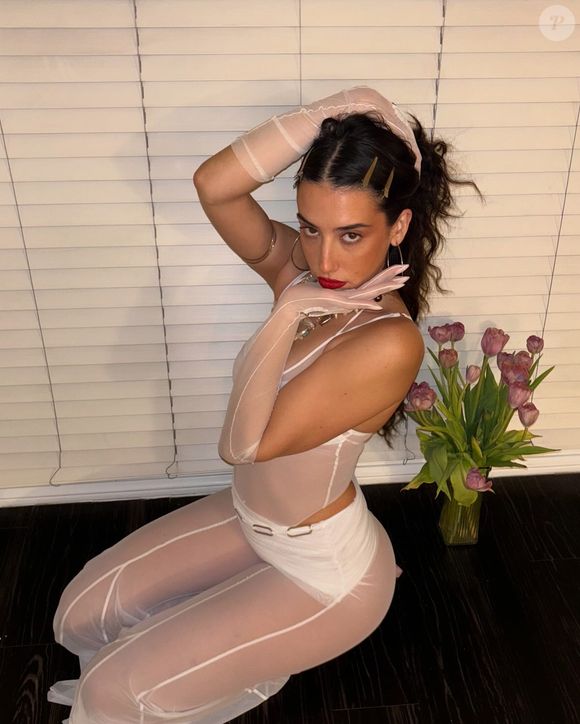 Cette séquence, largement partagée sur TikTok, a ému les internautes plus qu’elle ne les a gênés.

Naïka, Instagram