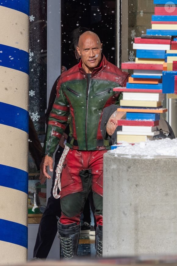Exclusif - Dwayne Johnson et Chris Evans tournent la comédie de Noël "Red One" (Amazon) par une chaude journée à Atlanta, le 5 novembre 2022.