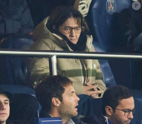 Fayza Lamari, la mère de Kylian Mbappé assiste au match sur Paris - Célébrités dans les tribunes du match de Ligue 1 McDonald's opposant le Paris Saint-Germain (PSG) à Lyon (3-1) au Parc des Princes à Paris le 15 décembre 2024. © Cyril Moreau/Bestimage