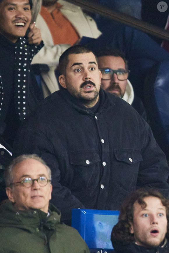 Artus - Célébrités assistent au match de Ligue des champions entre le PSG et l'Atlético de Madrid au Parc des Princes à Paris le 6 novembre 2024. © Cyril Moreau/Bestimage