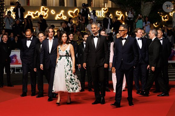 Ardavan Safaee, Alexandre Smia, Dimitri Rassam, Lyna Khoudri, Martin Bourboulon, Roschdy Zem - Montée des marches du film « 13 jours 13 nuits » lors du 78ème Festival International du Film de Cannes, au Palais des Festivals à Cannes. Le 23 mai 2025
© Jacovides-Moreau / Bestimage