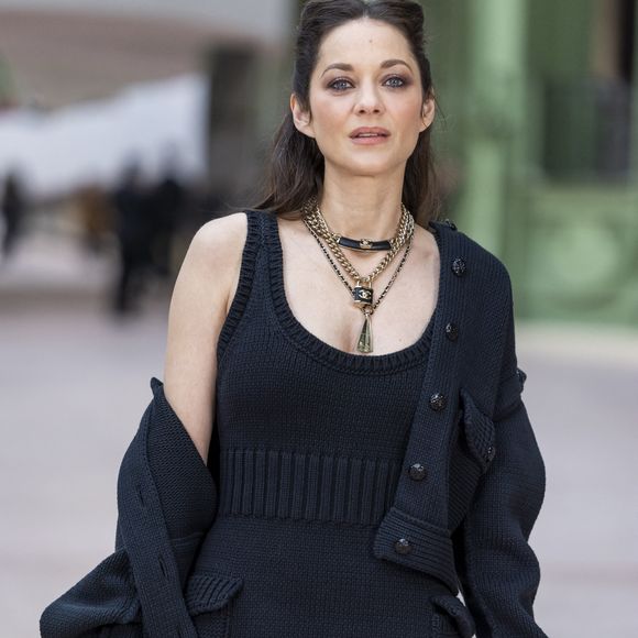 Marion Cotillard au défilé Chanel au Grand Palais, "Collection Haute Couture Printemps/Eté 2025" lors de la Fashion Week de Paris (PFW), le 28 janvier 2025. 
© Olivier Borde / Bestimage