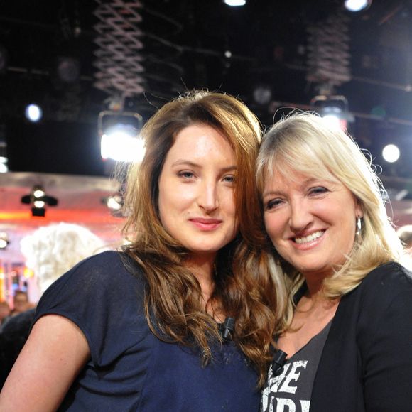 Charlotte de Turckheim et Julia Piaton lors de l'enregistrement de l'émission Vivement dimanche en 2012
Bestimage / Guillaume Gaffiot