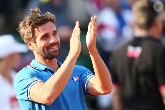 Le journal L'Équipe a récemment annoncé son retour au sein de l'équipe de Prime Video pour commenter les matchs de Roland-Garros.

Arnaud Clément - La France a remporté la demi-finale de la Coupe Davis face à la République tchèque à Roland Garros à Paris, le 13 septembre 2014.
Bestimage