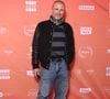 Mais loin des caméras, Alexandre Brasseur a aussi trouvé son havre de paix sétois.

Exclusif - Alexandre Brasseur ( Demain nous appartient) au photocall de la série "Les Farouches" lors du 2ème Festival Creatvty 2025 des séries et créations audiovisuelles à Sète, le 13 novembre 2025. 
© Denis Guigenbourg / Bestimage