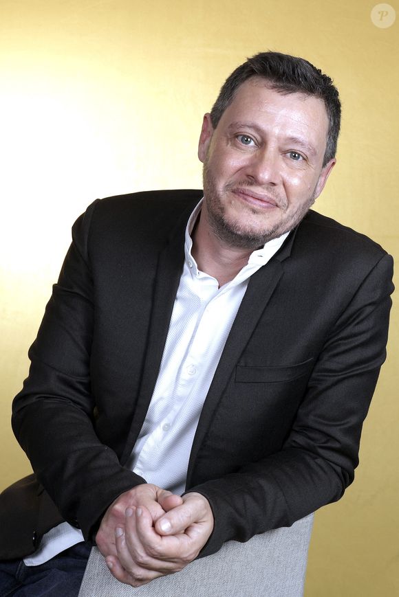 Exclusif - Portrait de Jonathan Dassin lors de l'enregistrement de l'émission "Chez Jordan de Luxe" à Paris. Le 21 octobre 2024
© Cédric Perrin / Bestimage

|Exclusif - Portraits de Jonathan Dassin lors de l'enregistrement de l'émission "Chez Jordan de Luxe" à Paris