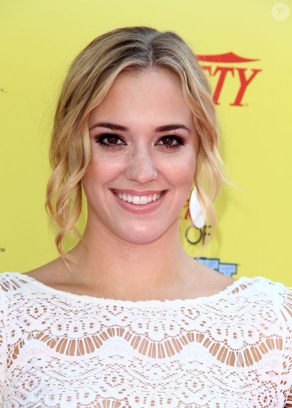 Sur Instagram, elle a résumé son émotion : « Nouvelle année, nouveau membre de la famille. On flotte ».

Le 5e événement annuel Power of Youth de Variety s'est tenu aux Paramount Studios à Hollywood, Californie, le 22 octobre 2011.

Andrea Bowen - FAME PICTURES / BESTIMAGE